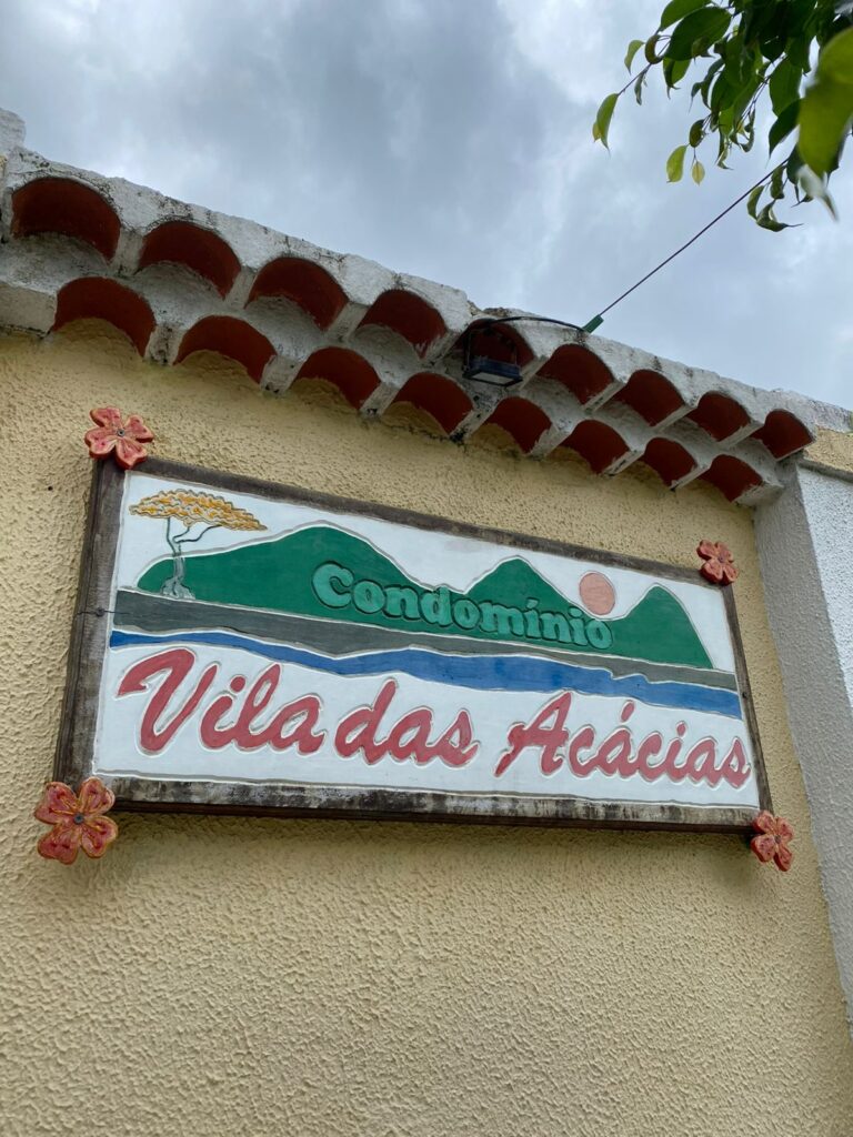  Casa em Condomínio Fechado